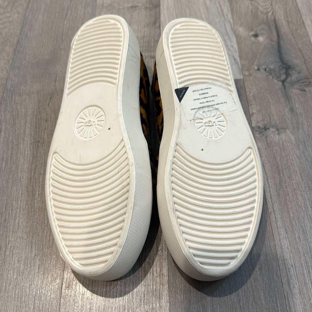 Ugg Cahlvan Panther Print Sneakers - Picture 11 of 15